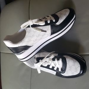 Michael Kors Monique Trainer Lace-Up Sneakers - 9